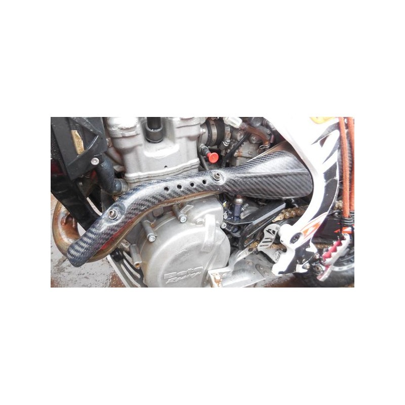 Protection coude échappement carbone SKC BETA evo 4t