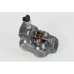 Etrier frein AV BRAKTEC monobloc 4 pistons titane rouge