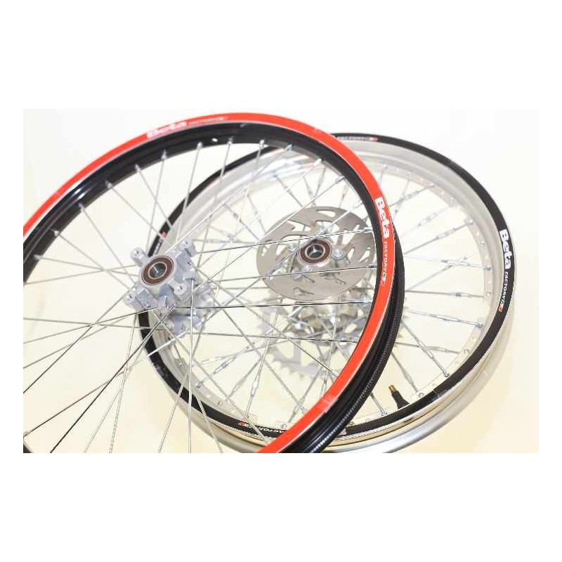 Autocollant cerceau de roue BETA rouge