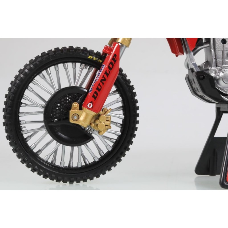 Miniature moto HONDA HRC CRF 450 R N°94 Ken Roczen 1/6e