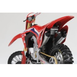 Miniature moto HONDA HRC CRF 450 R N°94 Ken Roczen 1/6e