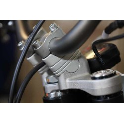 Pontet rehausse guidon avec barre 22.2mm