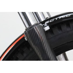 Protection fourche carbone SKC courte Type TECH 