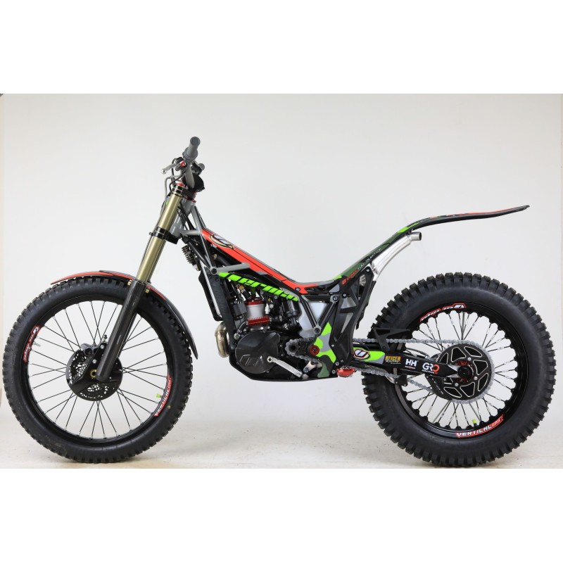 Protection fourche carbone SKC courte Type TECH 