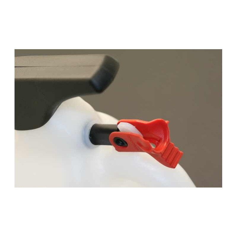Jerrycan essence plastique 6L rapide et efficace