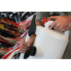 Jerrycan essence plastique 6L rapide et efficace
